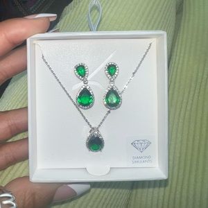 Lovisa Emerald Green Necklace & Earring Jewelry Set